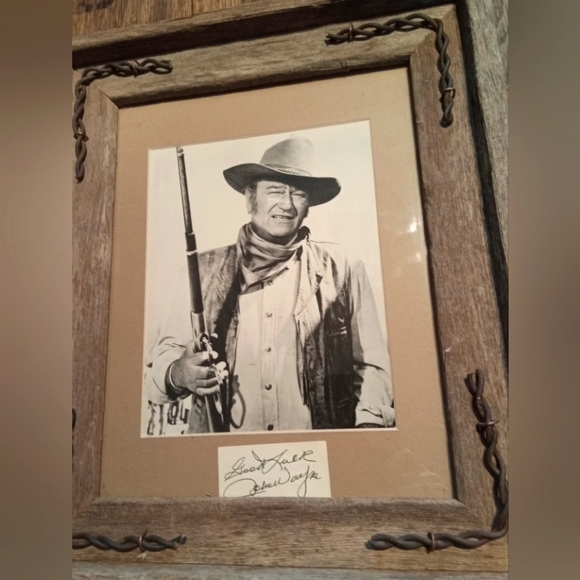 JOHN WAYNE AUTOGRAPH - Picture 1 of 4